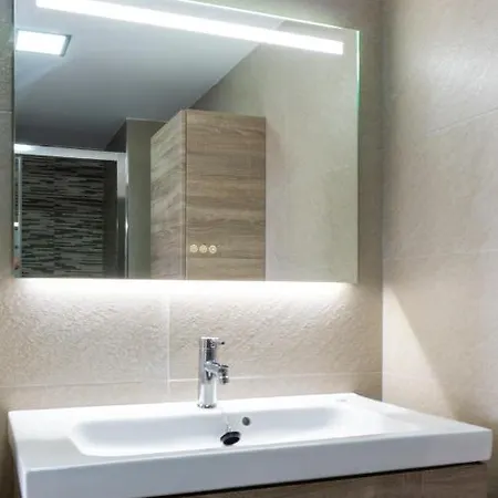 Grandview Retreat * Malaga